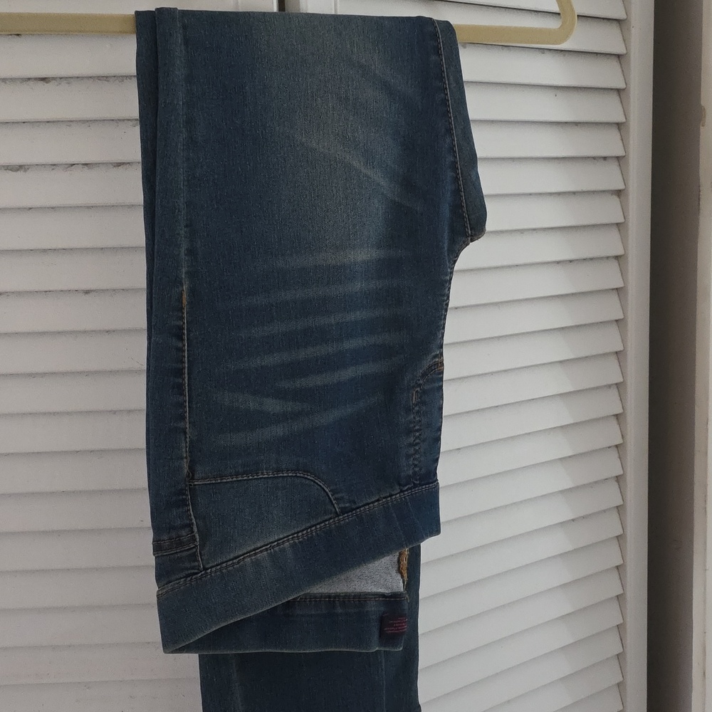 Skinny jeans size large , no boundaries